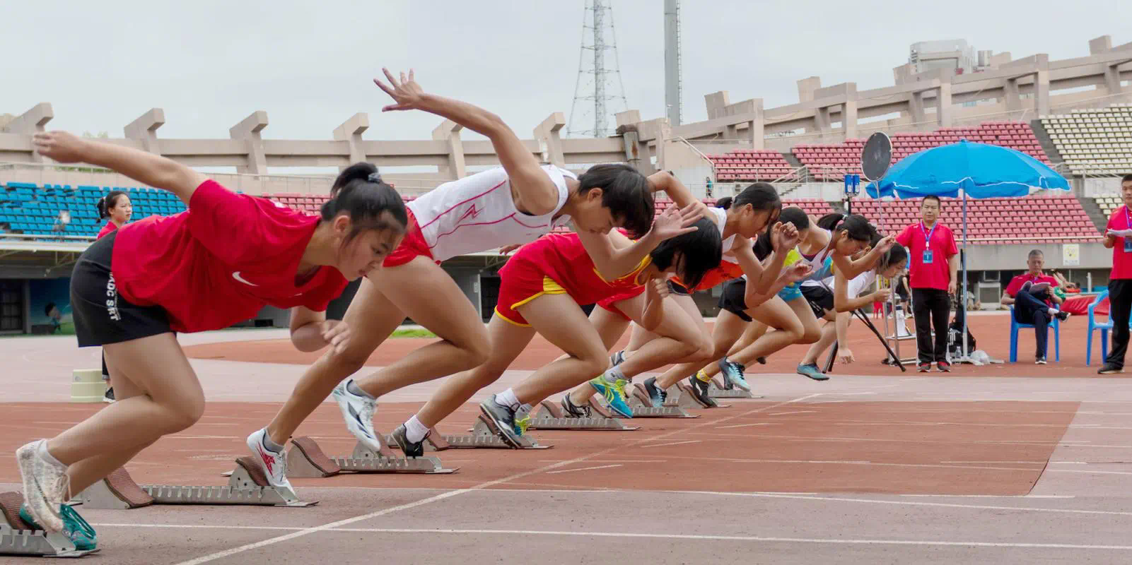 小孩怎么选网球拍好用